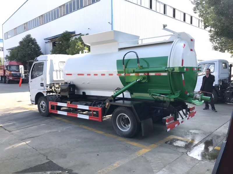 東風(fēng)大多利卡6方餐廚垃圾車(chē)