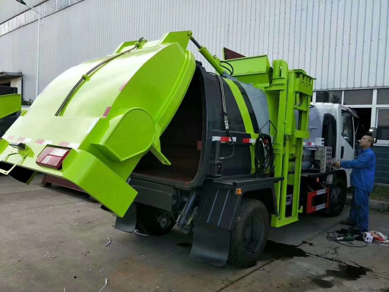 江鈴4.5方餐廚垃圾車