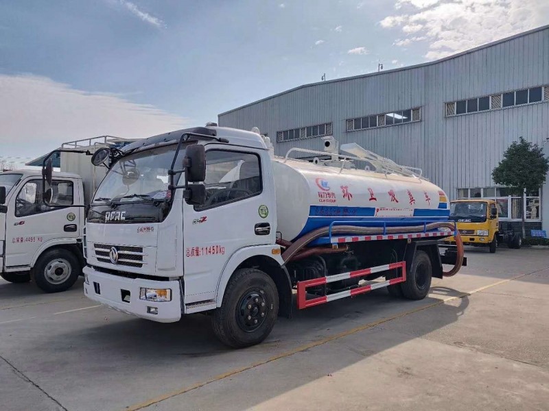 東風大多利卡7方吸糞車