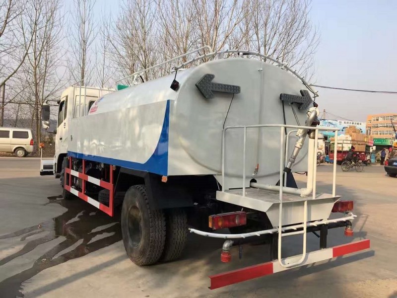 東風(fēng)天錦型道路清洗車