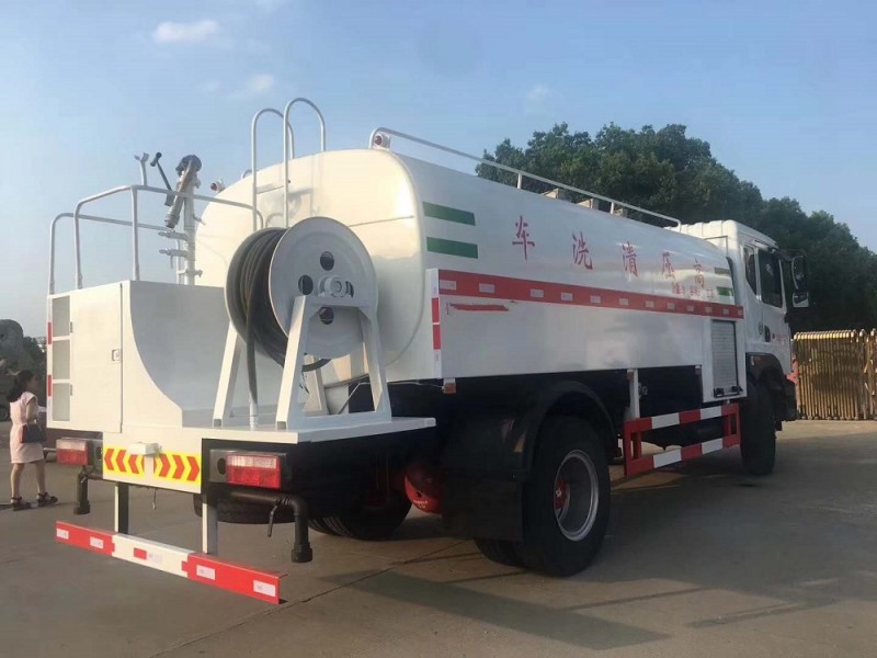 東風(fēng)大多利卡D9高壓清洗車