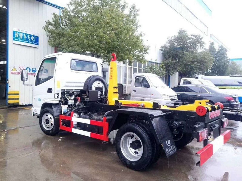 凱馬4方勾臂垃圾車