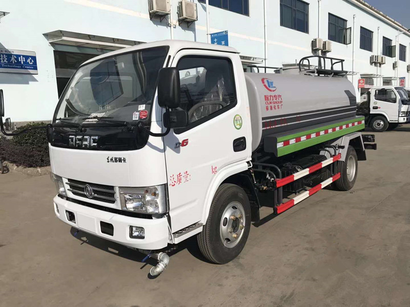 東風小多利卡灑水車（國五5方）