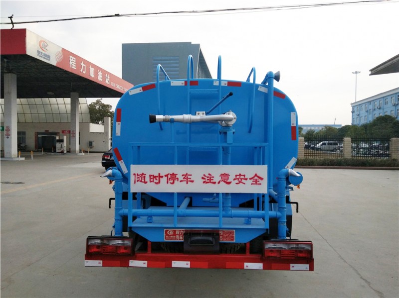 東風多利卡(9.5方)綠化噴灑車 東風多利卡(9.5方)綠化噴灑車圖片