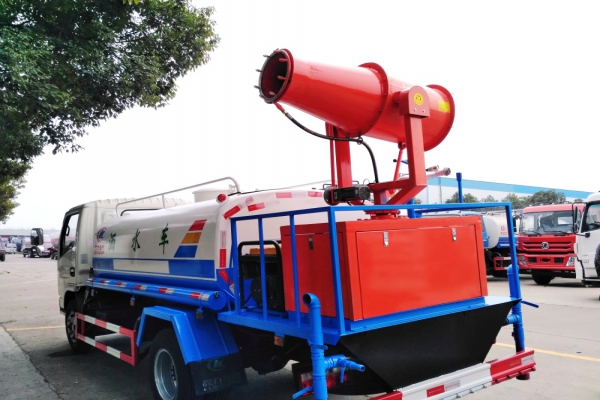 東風小多利卡綠化噴灑車(4.5立方、30米霧炮機)圖片