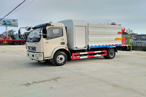 東風大多利卡抑塵車(方形6.5噸、30-50米霧炮、單排駕駛室)圖片