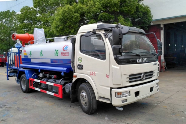 東風(fēng)大多利卡霧炮車(8噸、30-40米噴霧機) 東風(fēng)大多利卡霧炮車(8噸、30-40米噴霧機)圖片