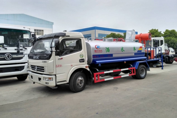 東風(fēng)大多利卡霧炮車(8噸、30-40米噴霧機) 東風(fēng)大多利卡霧炮車(8噸、30-40米噴霧機)圖片