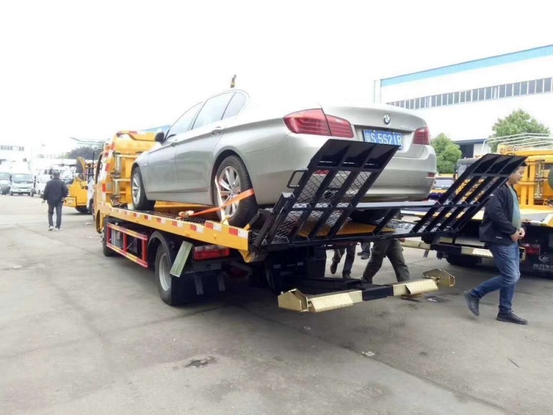 東風(fēng)大多利卡一拖二清障車