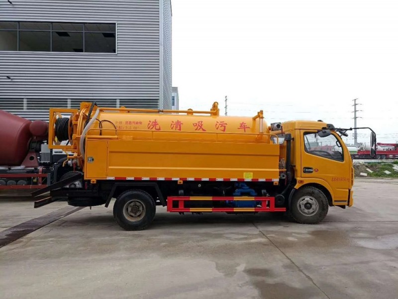 東風(fēng)多利卡清洗吸污車