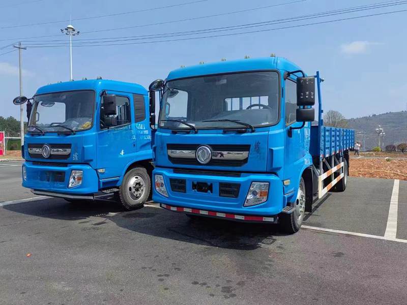 東風(fēng)股份B2教練車